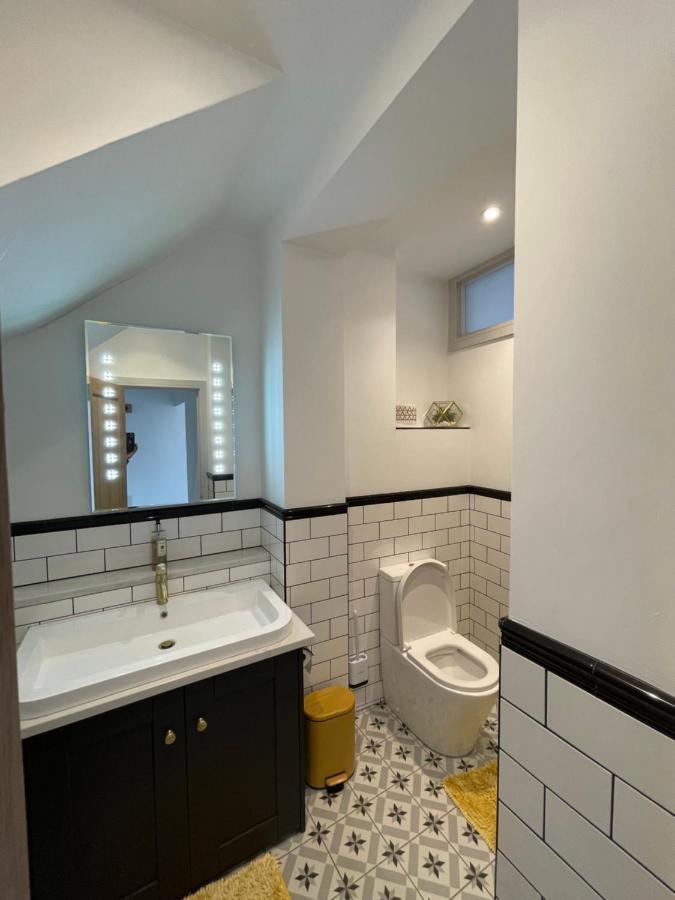 Lees Lookout Holt ,2 Bedroom Luxury Apartment With Private Parking Kültér fotó
