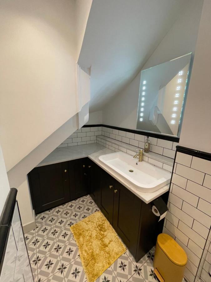 Lees Lookout Holt ,2 Bedroom Luxury Apartment With Private Parking Kültér fotó