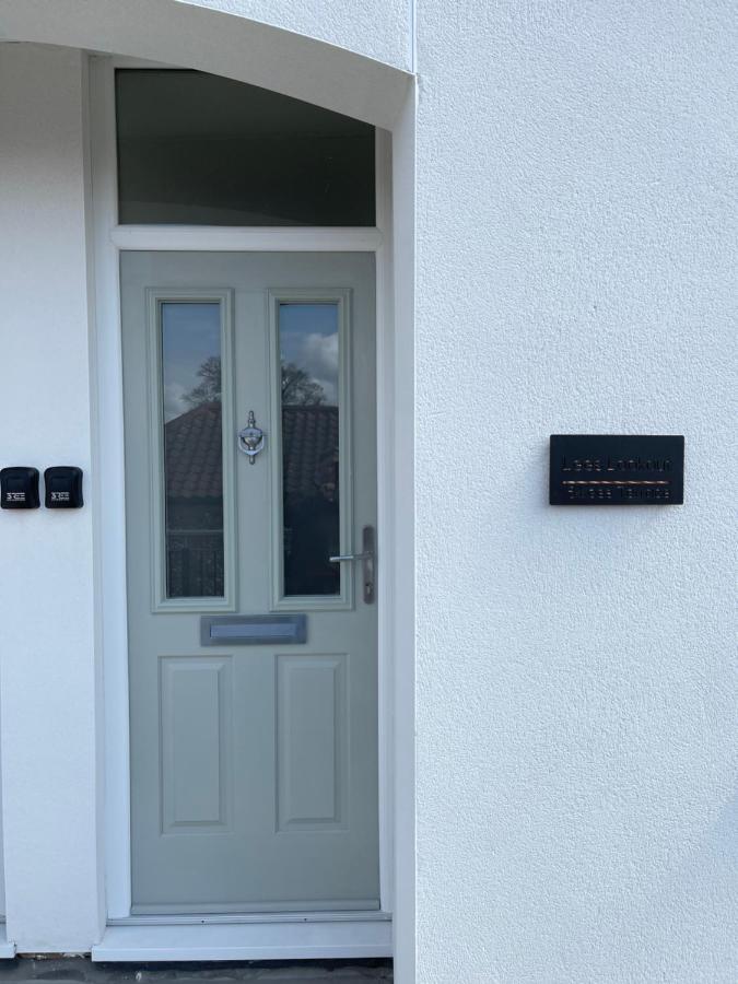 Lees Lookout Holt ,2 Bedroom Luxury Apartment With Private Parking Kültér fotó